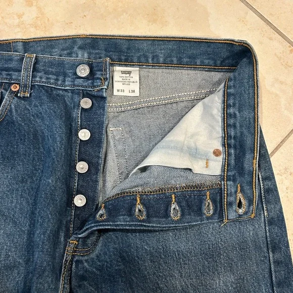 Vintage Levi's 501XX Jeans Mens 33x36 Blue Denim Button Fly Cotton (Fits 32x34)